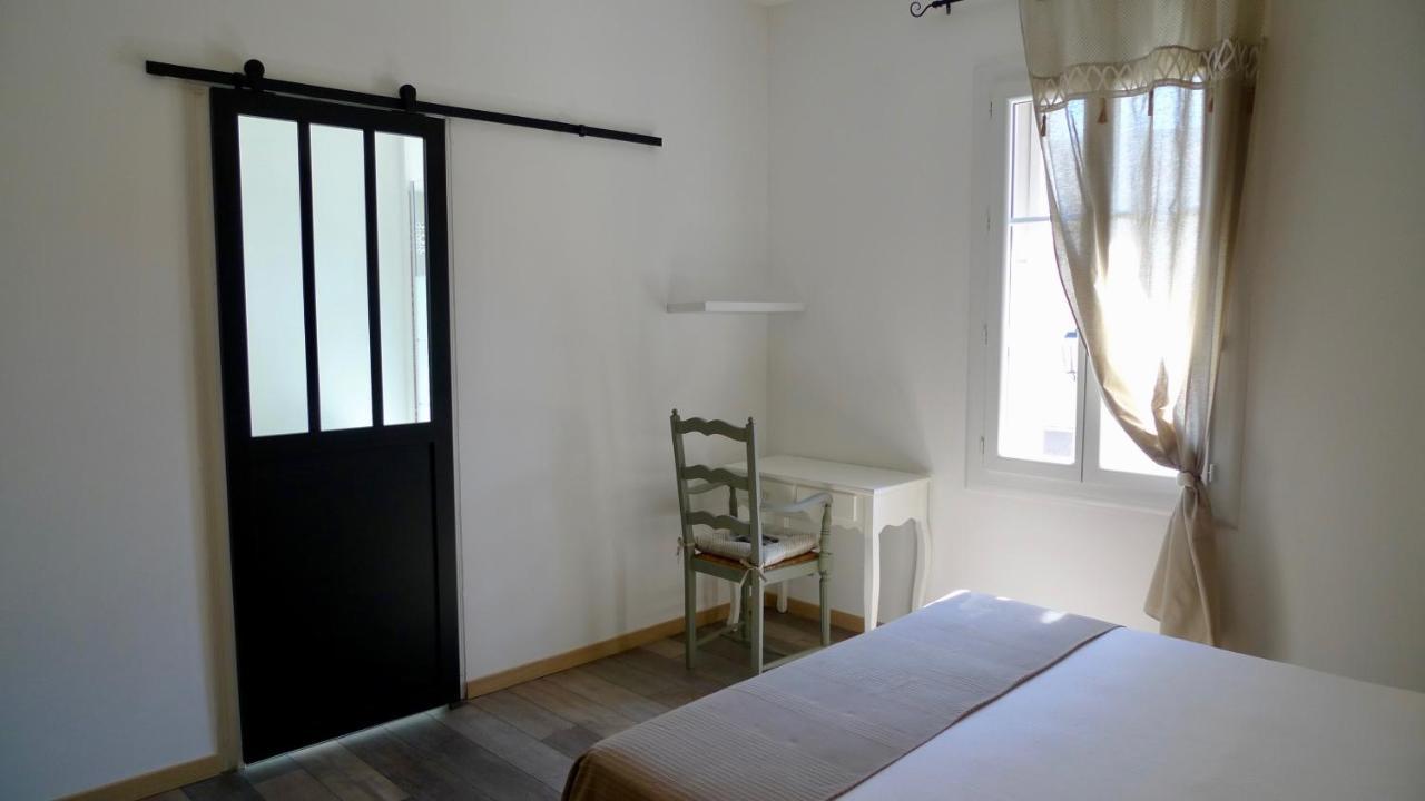 O 36 Rempart Sud B&B Aigues-Mortes Exterior photo